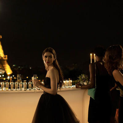 Uskoro nova serija od autora Seks i grada: Amerikanka u Parizu! (FOTO)