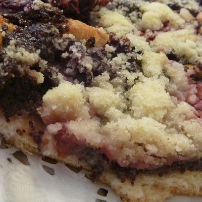 Baba Cvetin rošavi kolač: Savršena vazdušasta letnja poslastica! (RECEPT)