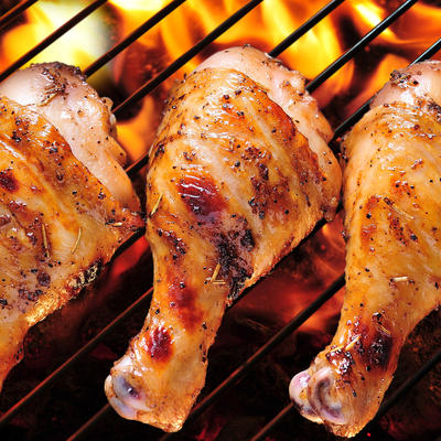 7 kobnih grešaka koje svi pravite kada pečete piletinu na roštilju: Prestanite ovog trena!