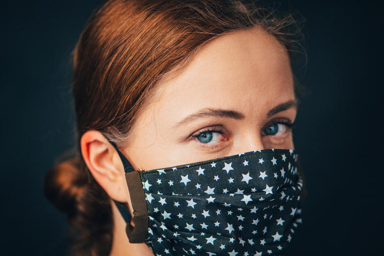 Nosite platnenu masku: Ako ovo ne radite svaki dan, rizikujete posledice na koži i ne štiti vas od korone!