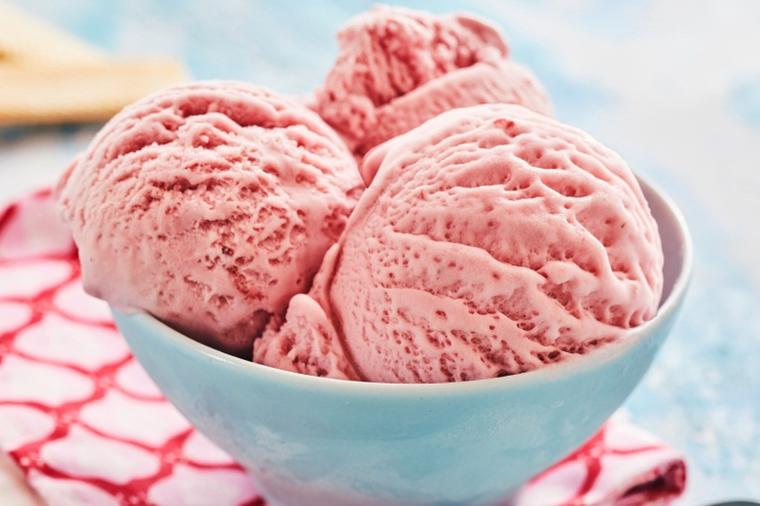 Domaći sladoled broj 1, vrhunskog ukusa: Jedite ga koliko god želite, nećete se ugojiti ni gram! (RECEPT)