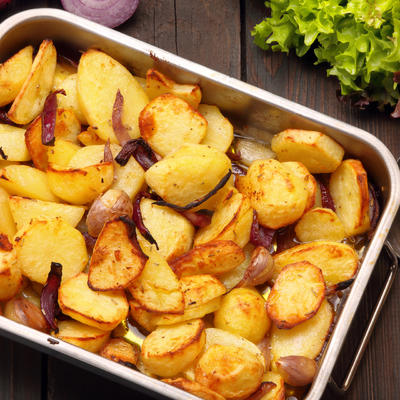 Trik za najhrskaviji pečeni krompir: Tajna je u ovom sastojku! (VIDEO)