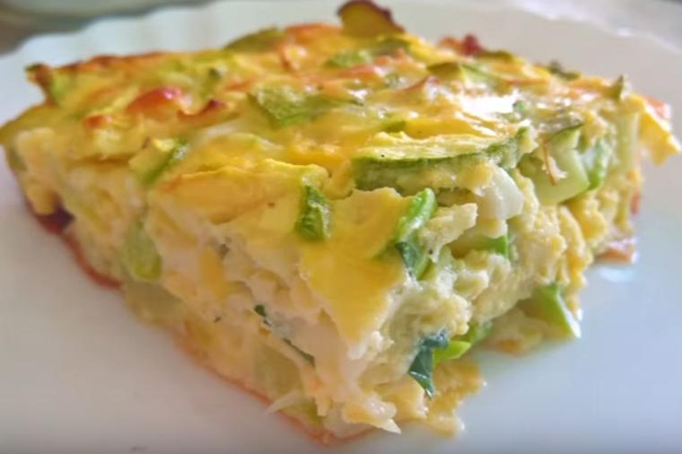 Brz i jeftin ručak: Zapečene tikvice sa sirom! (RECEPT, VIDEO)