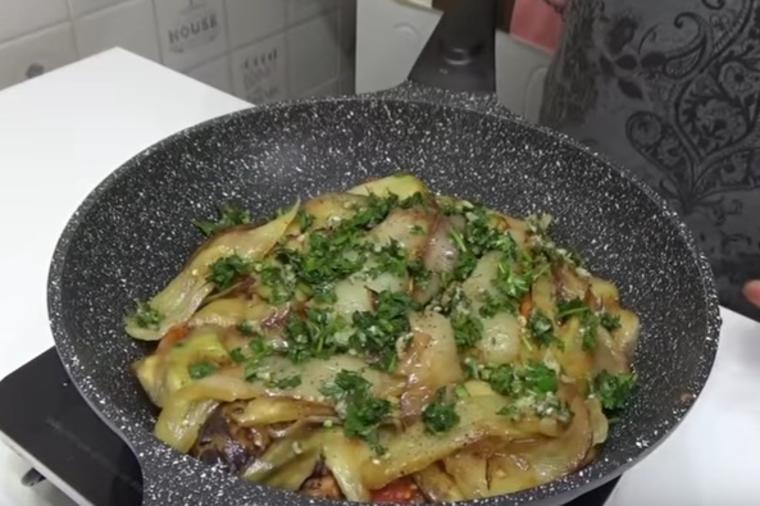 Bugarski sataraš ili prženja: Ovo je najjeftiniji ručak! (RECEPT, VIDEO)