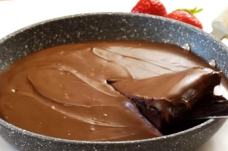 Čokoladni kolač iz tiganja: Gotov za 10 minuta! (RECEPT, VIDEO)