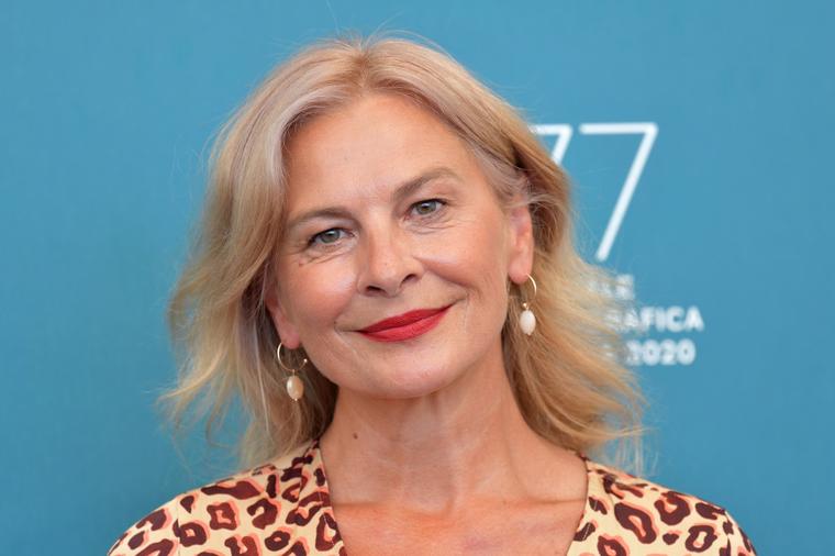 Srpska glumica (54) pokorila crveni tepih u Veneciji: Ona je prava graciozna dama! (FOTO)