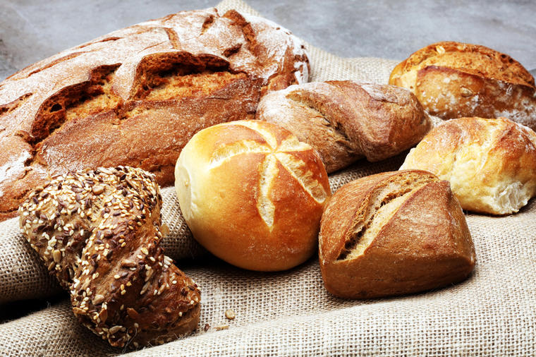 Zamenite pekaru ovim proizvodima: Peciva od belog brašna osim kilograma, pogoršavaju i mentalno stanje!