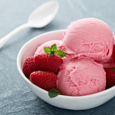 Domaći sladoled od jagoda: Najukusnije osveženje gotovo za samo 5 minuta! (RECEPT)