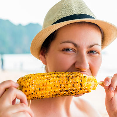 Ceo život pogrešno jedemo kukuruz: Evo kako to Japanci rade! (VIDEO)