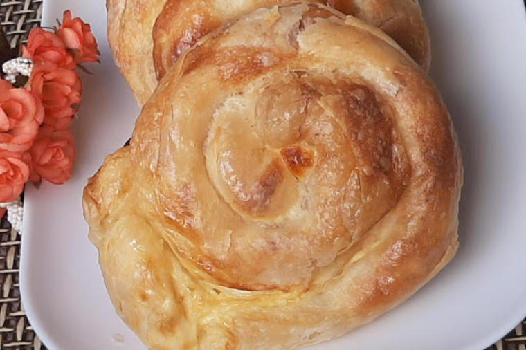 Pitice od sira od razvučenog testa: Savršen doručak! (RECEPT, VIDEO )