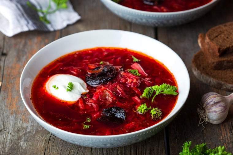Tradicionolani ruski boršč: Originalni recept za bogato i ukusno jelo koje će vam ulepšati zimu! (RECEPT)