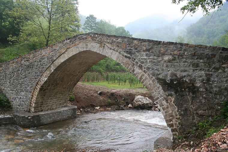 Stari kameni most, najlepši u Srbiji: Viševekovno blago za koje danas malo ko zna! (FOTO)