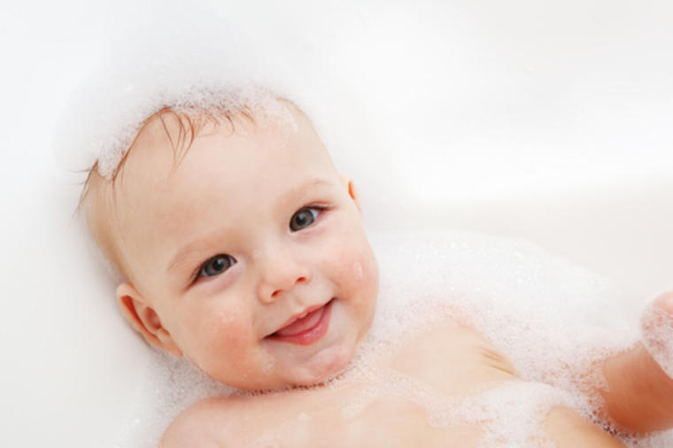 Bebi šampon možete da koristite na 100 načina: Sređuje sinuse, čisti garderobu i nakit!