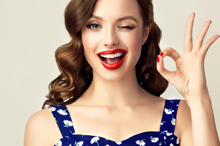 Vratite lepotu svom osmehu: Na ovaj praktičan i efikasan način ponovo možete imati bele zube!