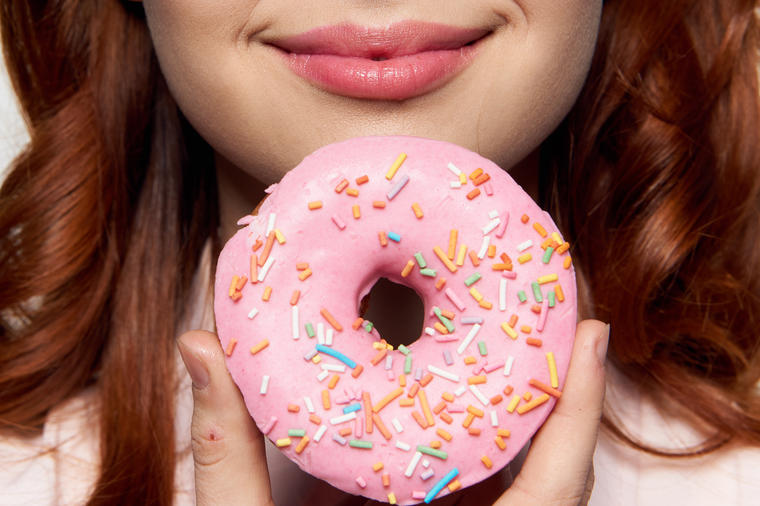 5 saveta za postepeno izbacivanje šećera iz ishrane: Jesti slatkiše kad ste tužni nije dobra ideja!