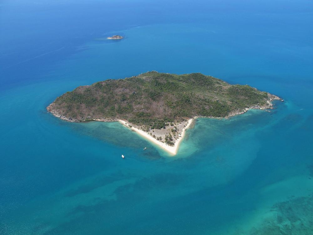 David island. Дэвид Глэшин. Остров Робинзона Крузо. Необитаемые острова. Фото Робинзона Крузо на острове.