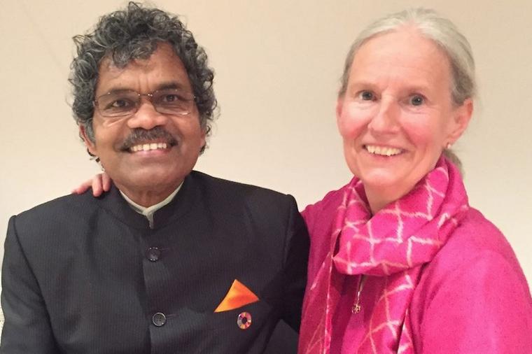 Prodao je sve, uzeo polovni bicikl i iz Indije krenuo ka Švedskoj, zbog ljubavi svog života: Evo kako žive danas! (FOTO)