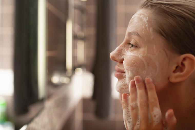 Najbolje čišćenje lica kod kuće: Uklonite prljavštinu, mitisere i fleke! (RECEPT)