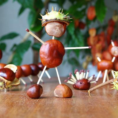 Omiljena jesenja zabava našeg detinjstva: Naučite decu da prave figurice od kestenja