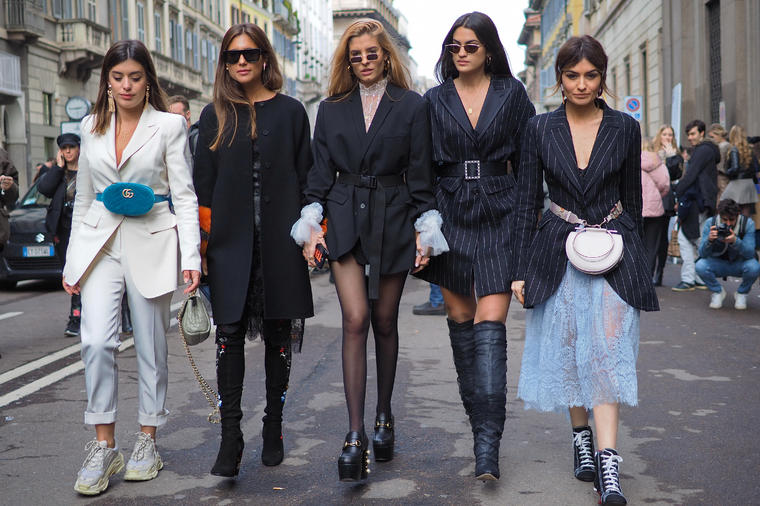 Evo šta ćemo nositi ove zime: Svaka žena od stila mora da ima ovih 10 komada u svom garderoberu! (FOTO)