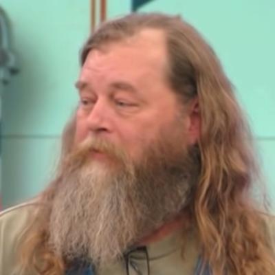 20 godina je nosio dugu bradu i kosu: Kada se ošišao, žena ga nije prepoznala! (VIDEO)