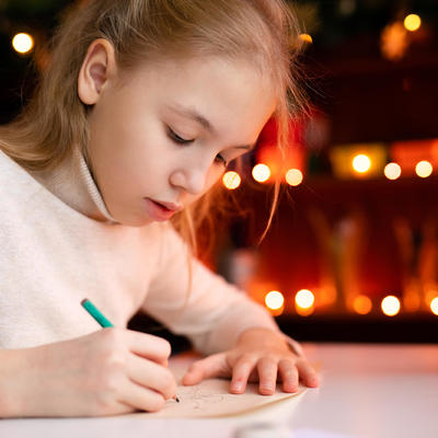Emotivno pismo devojčice (8) Deda Mrazu rasplakalo internet: Želim samo da se svet vrati na staro!