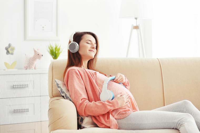 Da li slušanje muzike u trudnoći zaista čini da vaša beba bude inteligentnija: Mocartov efekat - istina ili mit?