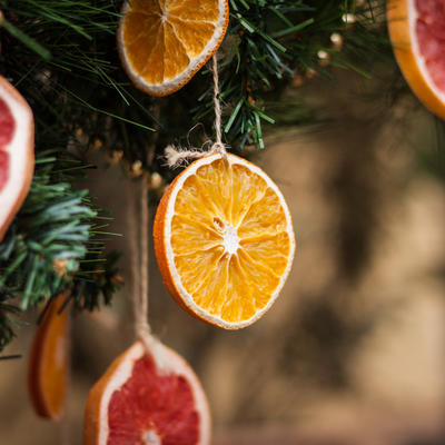 Kako da osušite pomorandže i napravite novogodišnji ukras: Em mirišu, em lepo izgledaju! (FOTO)