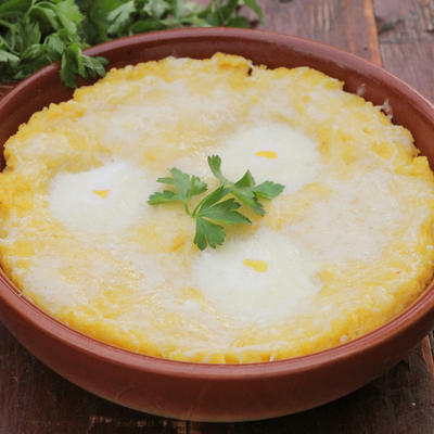 Palenta sa sirom: Kremast, jeftin, ukusan i zdrav doručak koji daje energiju! (RECEPT)
