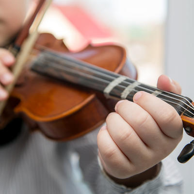 Evo zašto svaki jevrejski dečak mora da zna da svira violinu: Neka ovo bude za nauk svima!