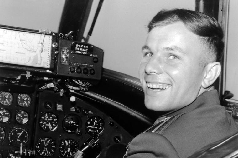 Kada je poginuo, Jurij Gagarin imao je samo 34 godine: Njegova smrt ostala je večita misterija! (FOTO)