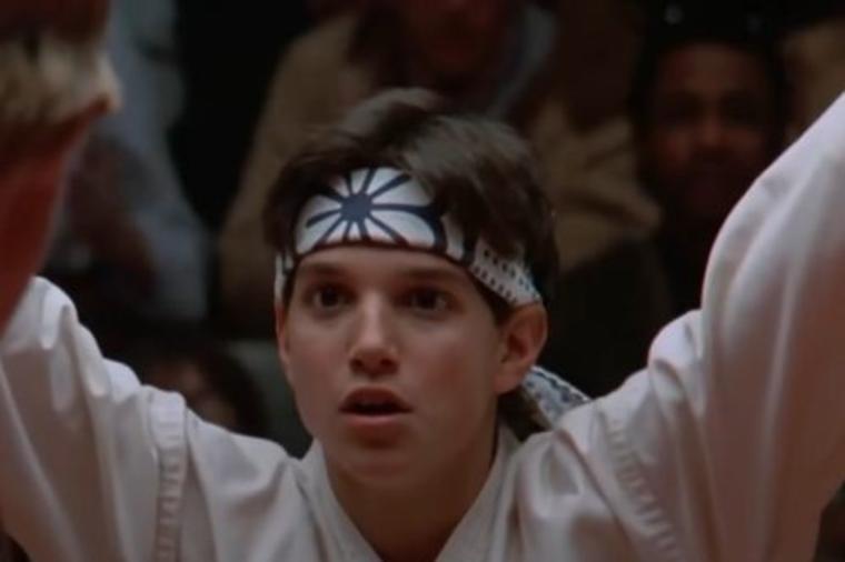 Proslavio se u filmu Karate Kid pre 37 godina: A danas u 59. godini oduševljava mladolikim izgledom! (FOTO, VIDEO)