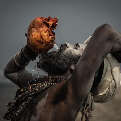 Indijski kanibali: Ovako izgleda život u plemenu Agori! (FOTO)