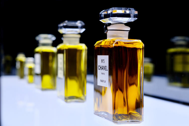 Tajna mirisne note koja je napravila revoluciju: Priča koja se krije iza najpoznatijeg parfema na svetu!