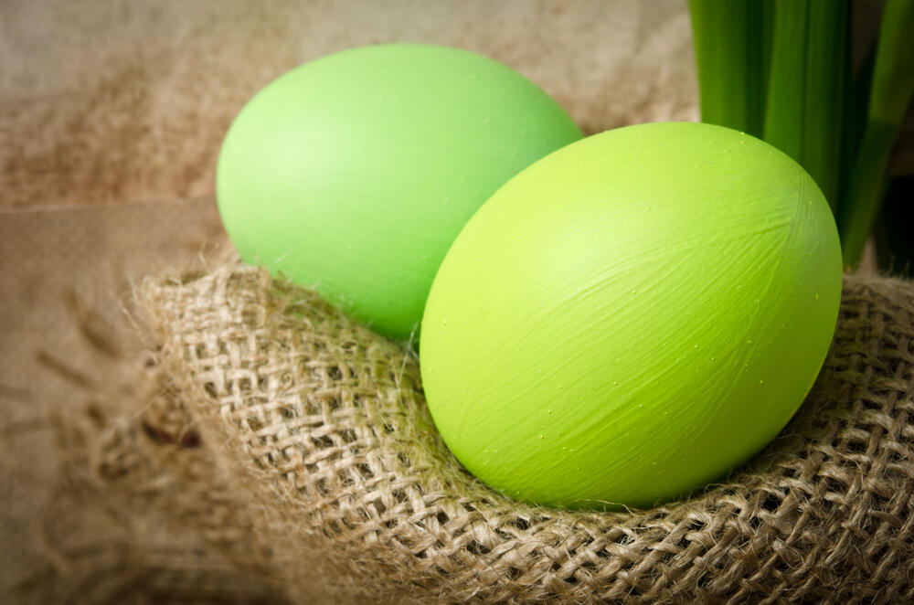Zelena jaja, Uskršnja jaja