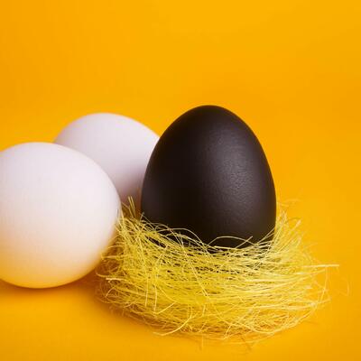 KAKO SE OBELEŽAVA VASKRS U PORODICI KOJA JE U ŽALOSTI: Evo da li se jaja farbaju u crno!