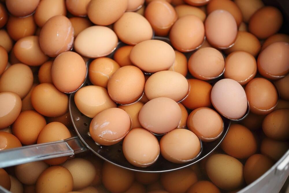 Pre garbanja jaja izbelite u sirćetu  