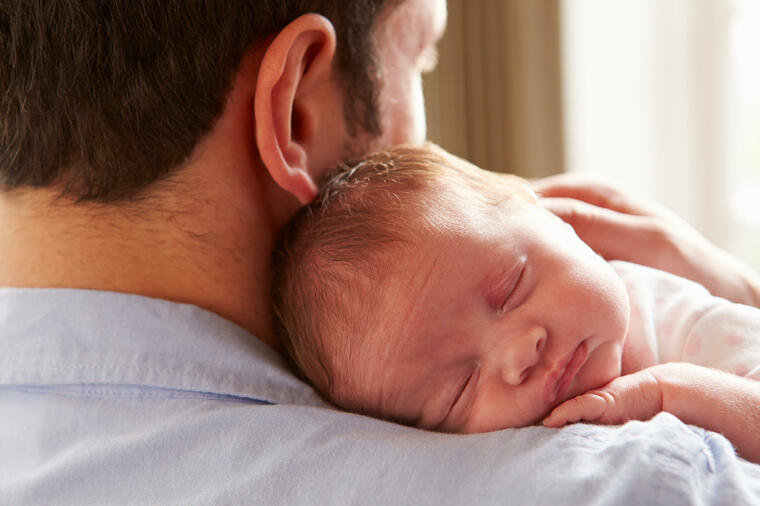 I TATE SU PODJEDNAKO BITNE, TVRDE PSIHOLOZI: Evo zašto je važno da očevi budu od samog početka uz svoju bebu!