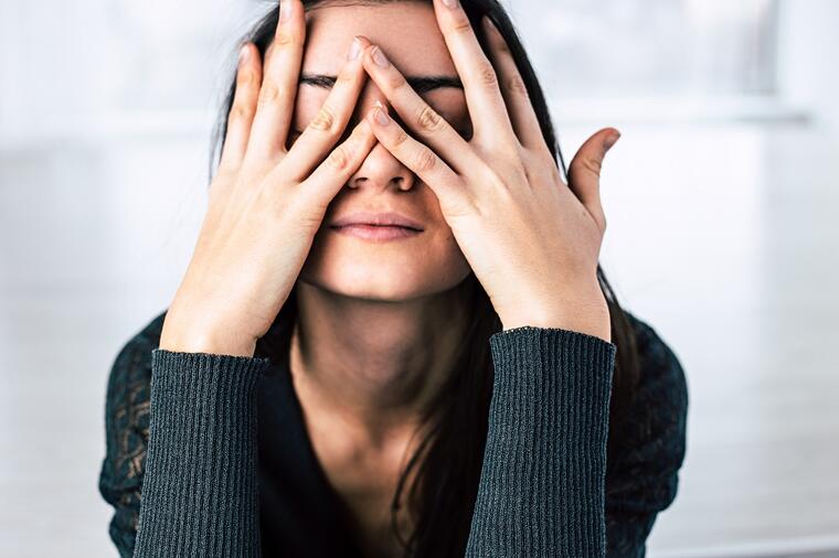 IZBEGAVATE ODLAZAK KOD LEKARA, GUBITE KONCENTRACIJU: 10 znakova koji pokazuju da ste preumorni od stresa!