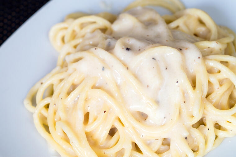 RUČAK NA BRZINU: Špagete u sosu bez jaja i mesa! (RECEPT)