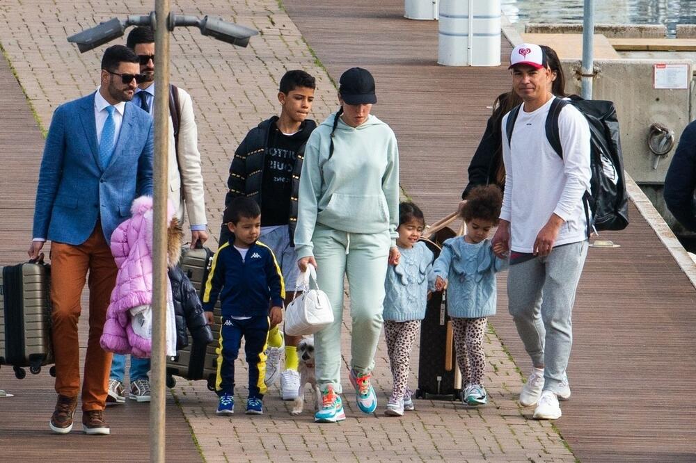 Georgina i Ronaldo zajedno odgajaju decu koju su usvojili  