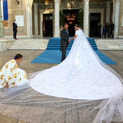 KRALJEVSKO VENČANJE U GRČKOJ: Šanel haljina zasenila je najlepše venčanice koje smo do sada videli! (FOTO)