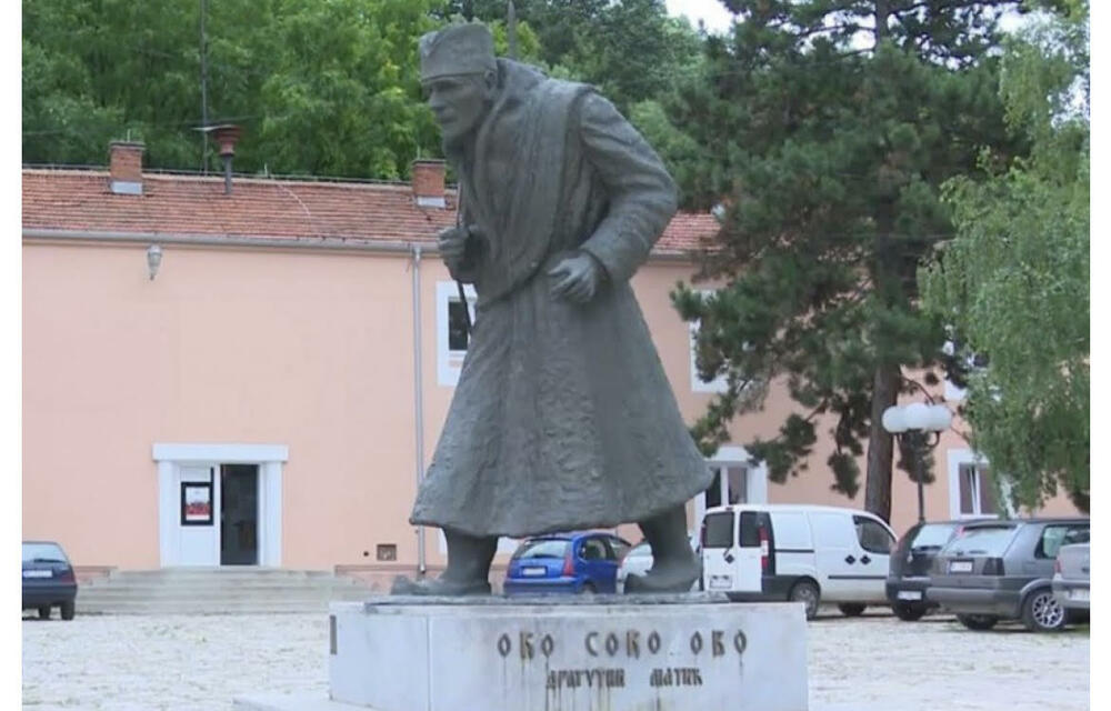 Spomenik Dragutinu Matiću