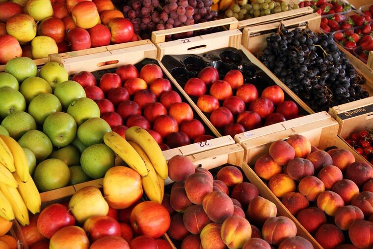 4 VRSTE VOĆA KOJE DIJABETIČARI NE SMEJU DA JEDU: Šećer skače vrtoglavo od samo jedne porcije ovog voća