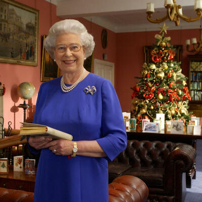 OD ELIZABETINOG PUTOVANJA VOZOM DO TRADICIONALNOG GOVORA: Evo kako britanska kraljevska porodica slavi Božić!