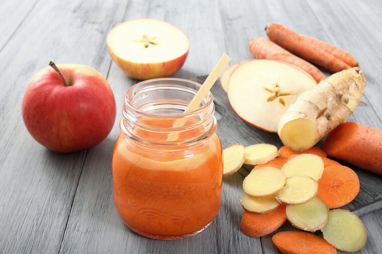 NAPITAK KOJI BILDUJE IMUNITET: Ova kombinacija šargarepe i zimskog voća štiti od virusa! (RECEPT)
