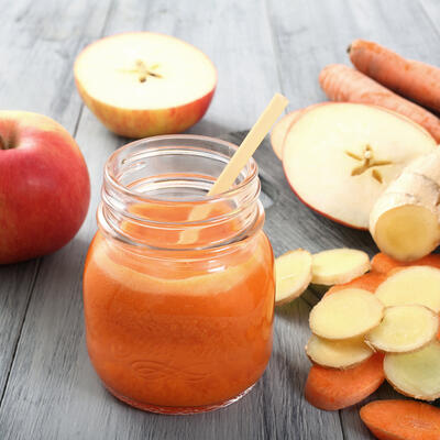 NAPITAK KOJI BILDUJE IMUNITET: Ova kombinacija šargarepe i zimskog voća štiti od virusa! (RECEPT)