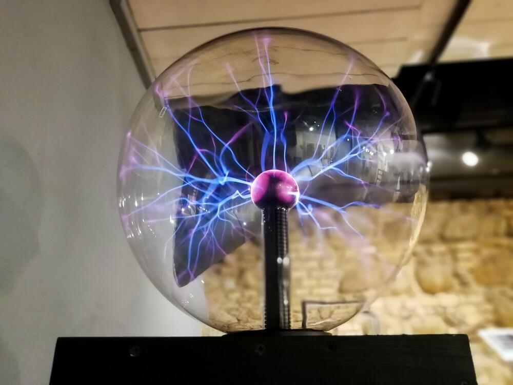 Nikola Tesla, izum, Naizmenična struja