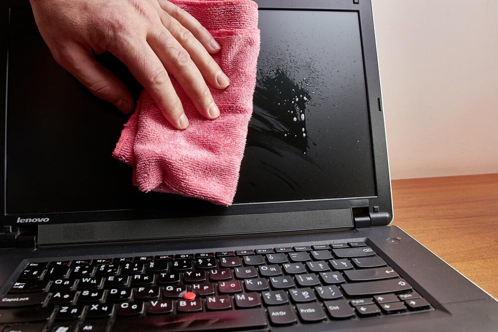 brisanje laptopa, čišćenje laptopa