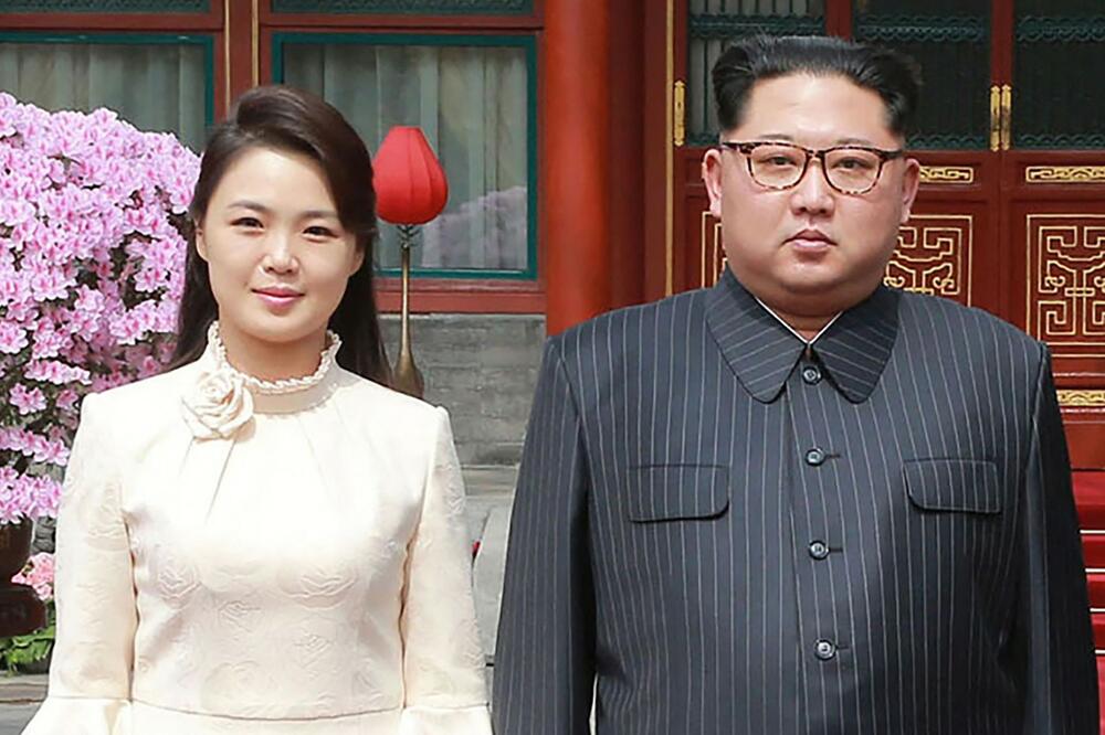 Kim Džong Un sa suprugom 